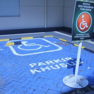 Parkir Khusus Untuk Penyandang Disabilitas